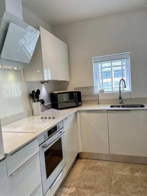 Modern 2 Bed Flat W Parking, Dog Friendly, Central Bournemouth Exterior photo