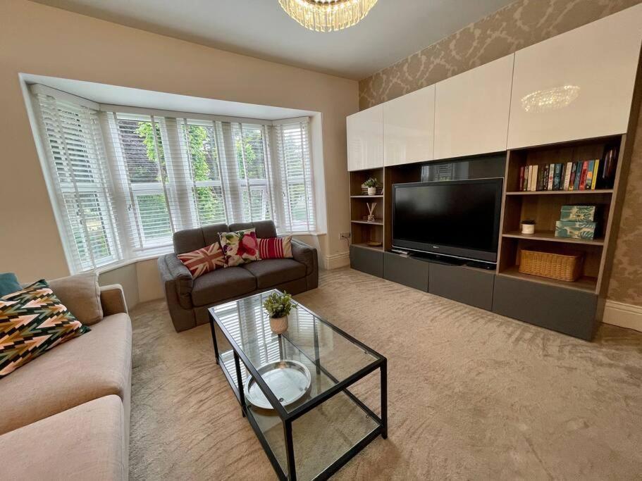 Modern 2 Bed Flat W Parking, Dog Friendly, Central Bournemouth Exterior photo
